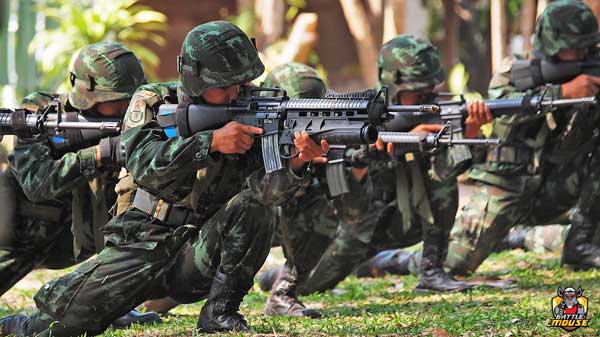 ปืนประจำกายทหารไทย